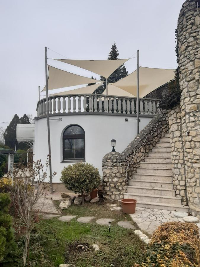Steinhaus Bed & Breakfast ケストヘイ エクステリア 写真