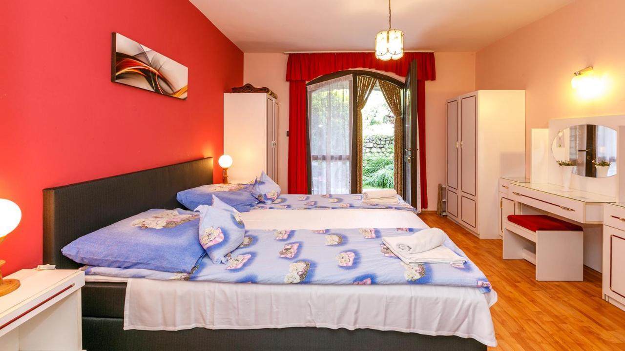 Steinhaus Bed & Breakfast ケストヘイ エクステリア 写真