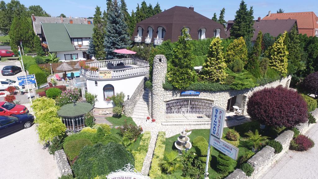 Steinhaus Bed & Breakfast ケストヘイ エクステリア 写真