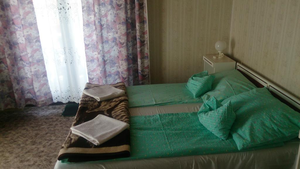 Steinhaus Bed & Breakfast ケストヘイ エクステリア 写真