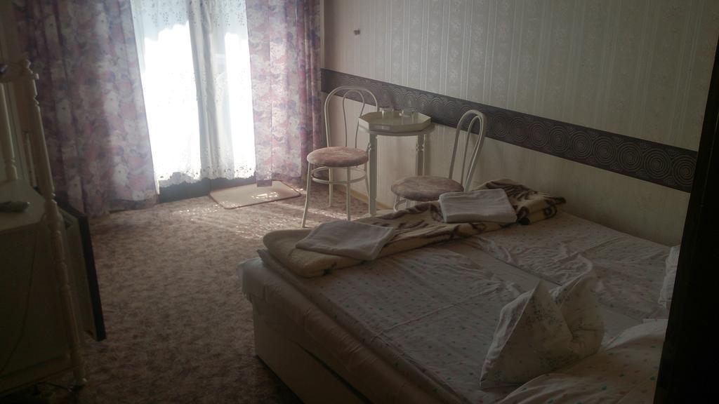 Steinhaus Bed & Breakfast ケストヘイ エクステリア 写真